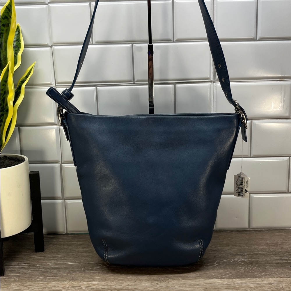 0721 Vintage Coach Elegant Navy Leather Shoulder Bag 258080721